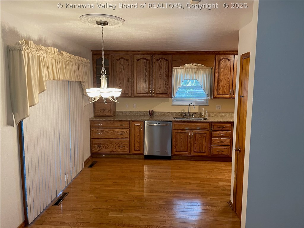 156 Hedrick Road Scott Depot, WV 25560 - Photo 5 of 17 Gallery Image 5