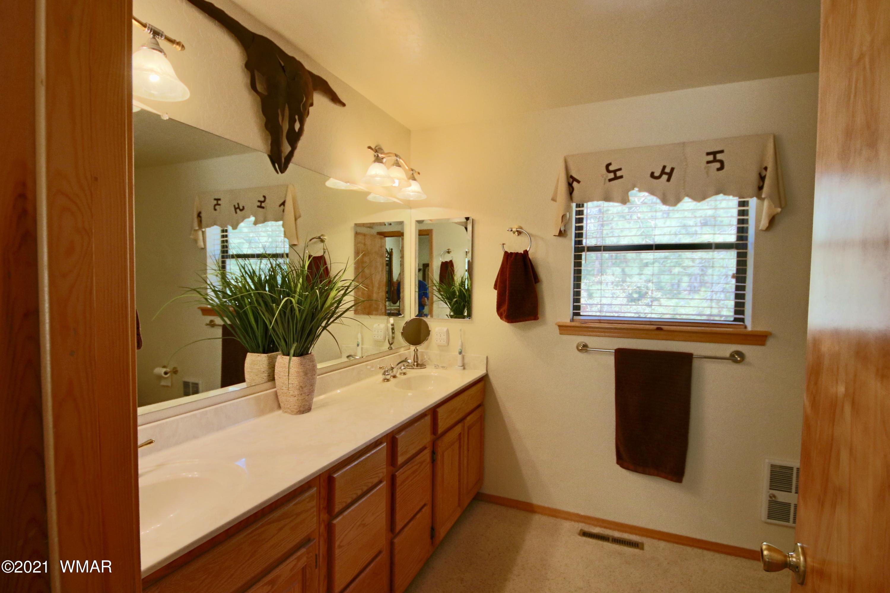 1502 Mainline Road Heber, AZ 85928 - Photo 16 of 60 Gallery Image 16