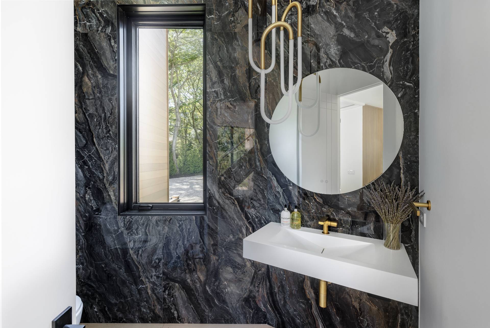 86 Skimhampton Road East Hampton, NY 11937 - Photo 17 of 41 Gallery Image 17