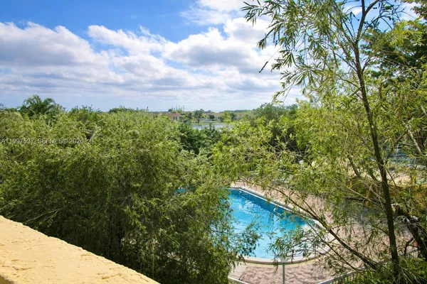 $2,450 | 9375 Fontainebleau Boulevard, Unit L317, Miami, FL 33172