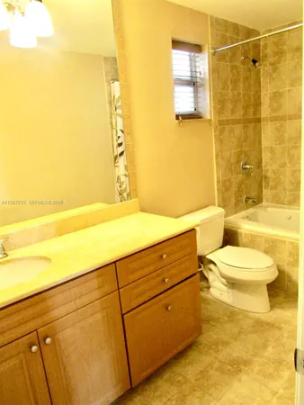 $2,450 | 9375 Fontainebleau Boulevard, Unit L317, Miami, FL 33172