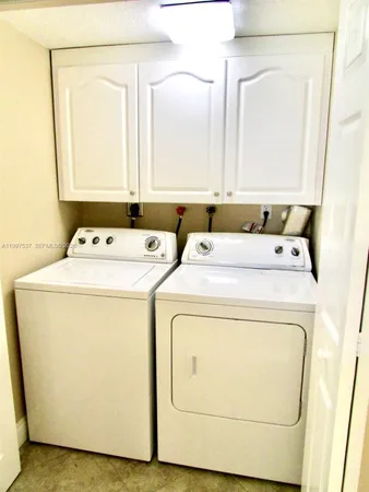 $2,450 | 9375 Fontainebleau Boulevard, Unit L317, Miami, FL 33172