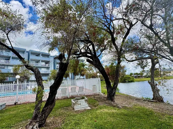 $2,450 | 9375 Fontainebleau Boulevard, Unit L317, Miami, FL 33172