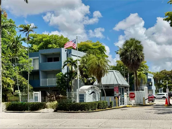 $2,450 | 9375 Fontainebleau Boulevard, Unit L317, Miami, FL 33172