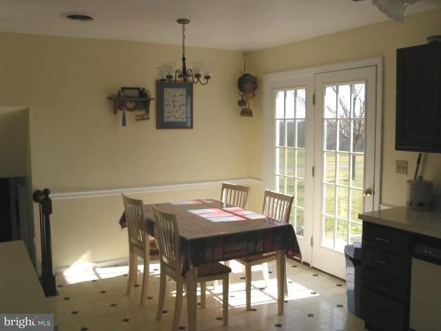 1434 East Newport Road Lititz, PA 17543 - Photo 3 of 12