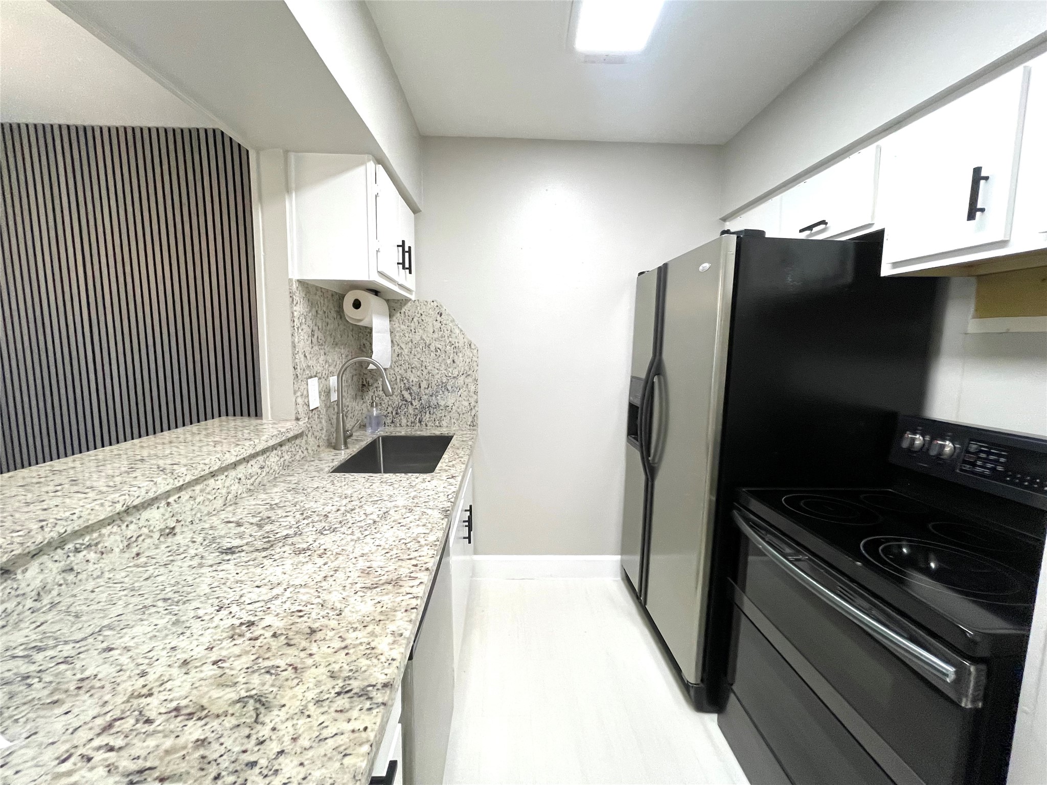 9009 Gaylord Drive Houston, TX 77024 - Photo 9 of 34
