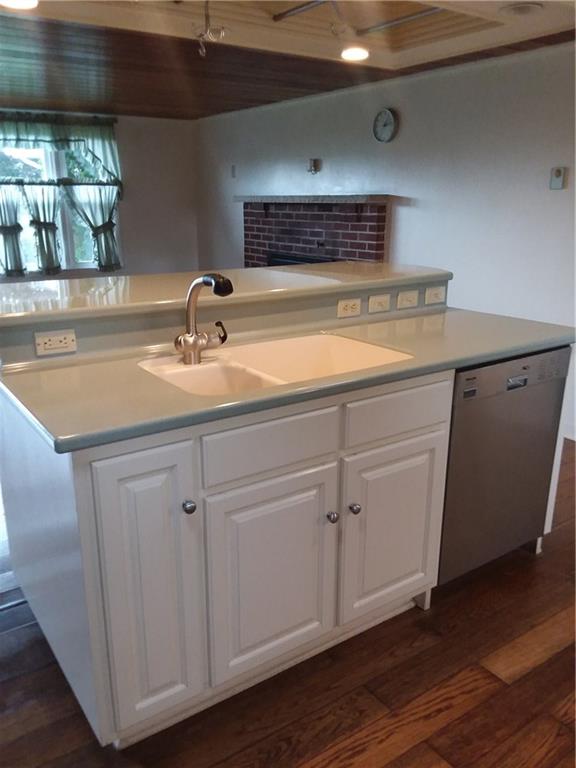 2519 South Ridge Road Shelocta, PA 15774 - Photo 10 of 24 KITCHEN ISLAND
