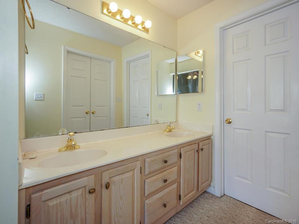 1239 Torrence Circle, Unit 1239 Davidson, NC 28036 - Photo 13 of 21