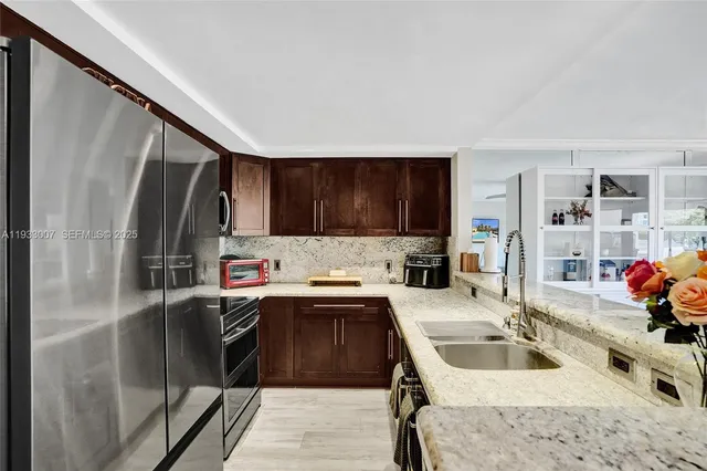 $775,000 | 16478 Northeast 27th Place, Unit 34, North Miami Beach, FL 33160