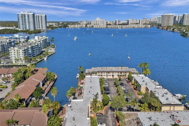 $775,000 | 16478 Northeast 27th Place, Unit 34, North Miami Beach, FL 33160