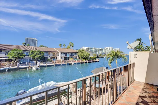 $775,000 | 16478 Northeast 27th Place, Unit 34, North Miami Beach, FL 33160