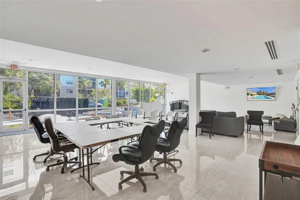 $775,000 | 16478 Northeast 27th Place, Unit 34, North Miami Beach, FL 33160