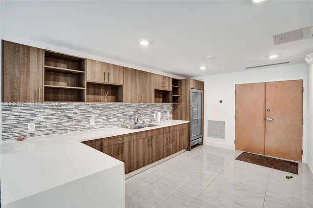 $775,000 | 16478 Northeast 27th Place, Unit 34, North Miami Beach, FL 33160