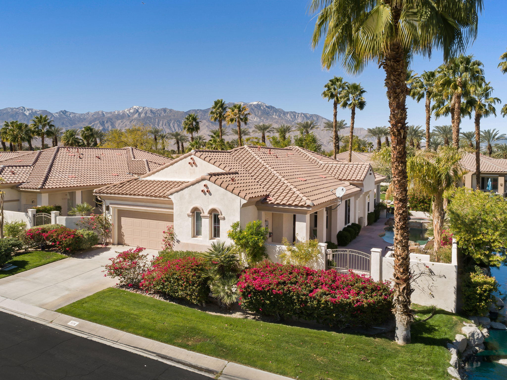 3-web-or-mls-JBLakefront0221_003
