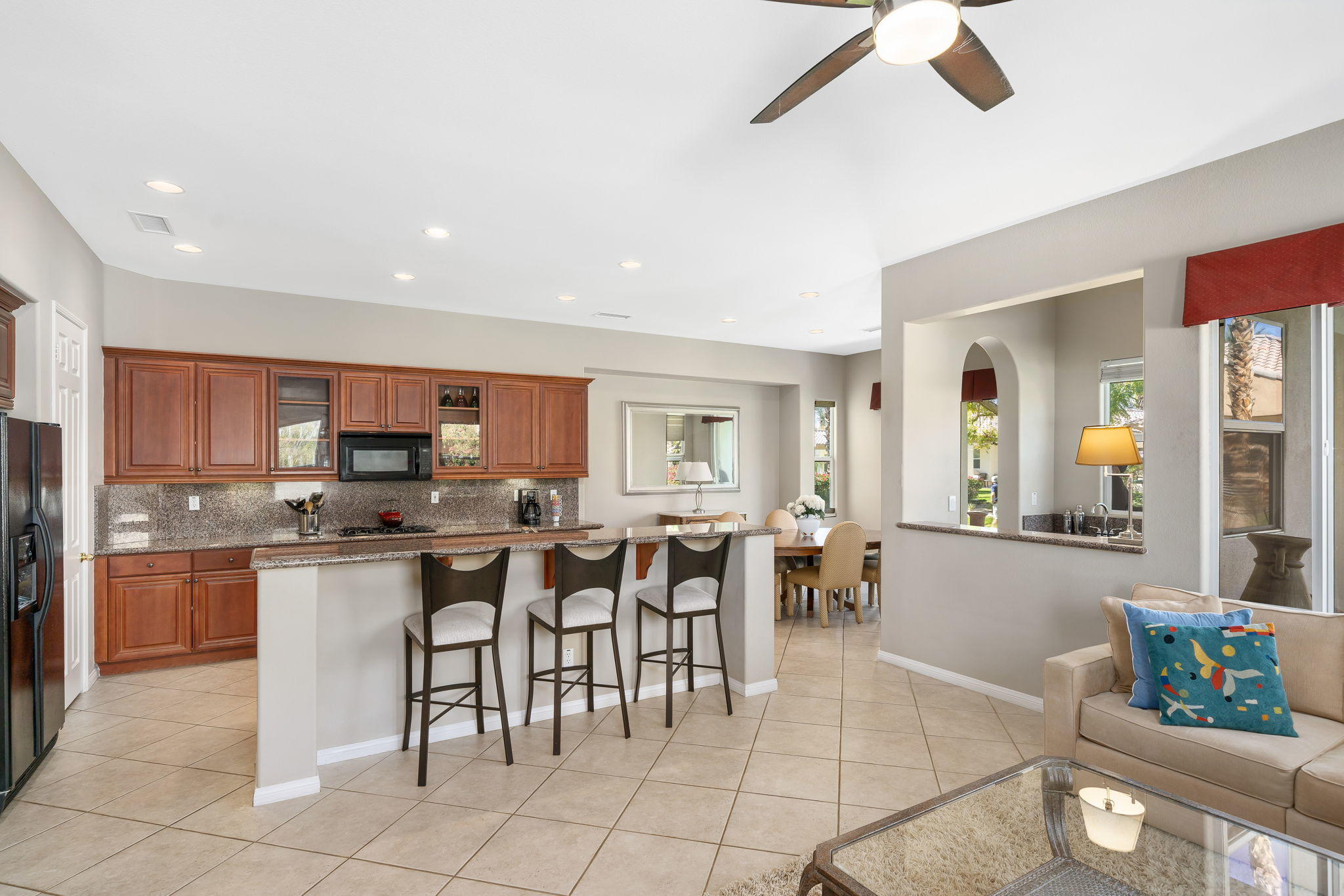 124 Lakefront Way Rancho Mirage, CA 92270 - Photo 13 of 41 30-web-or-mls-JBLakefront0221_030