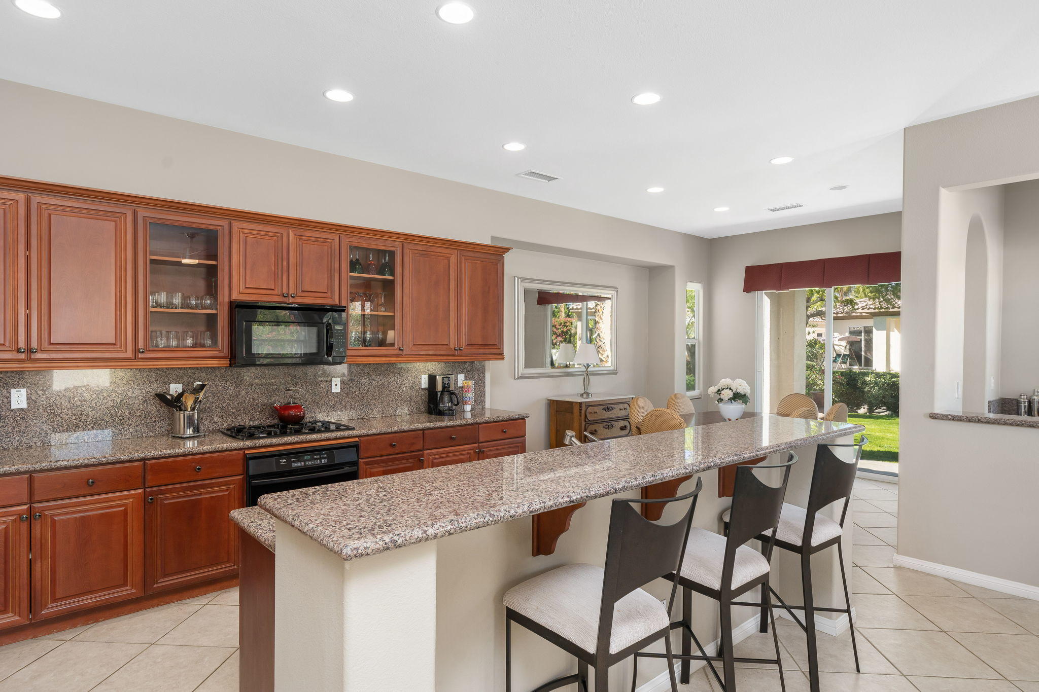 124 Lakefront Way Rancho Mirage, CA 92270 - Photo 15 of 41 29-web-or-mls-JBLakefront0221_029