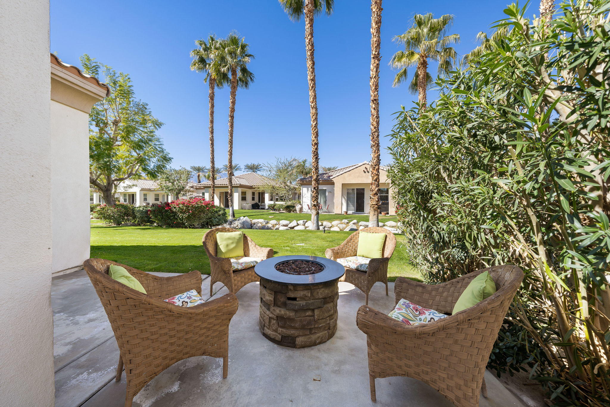 18-web-or-mls-JBLakefront0221_018