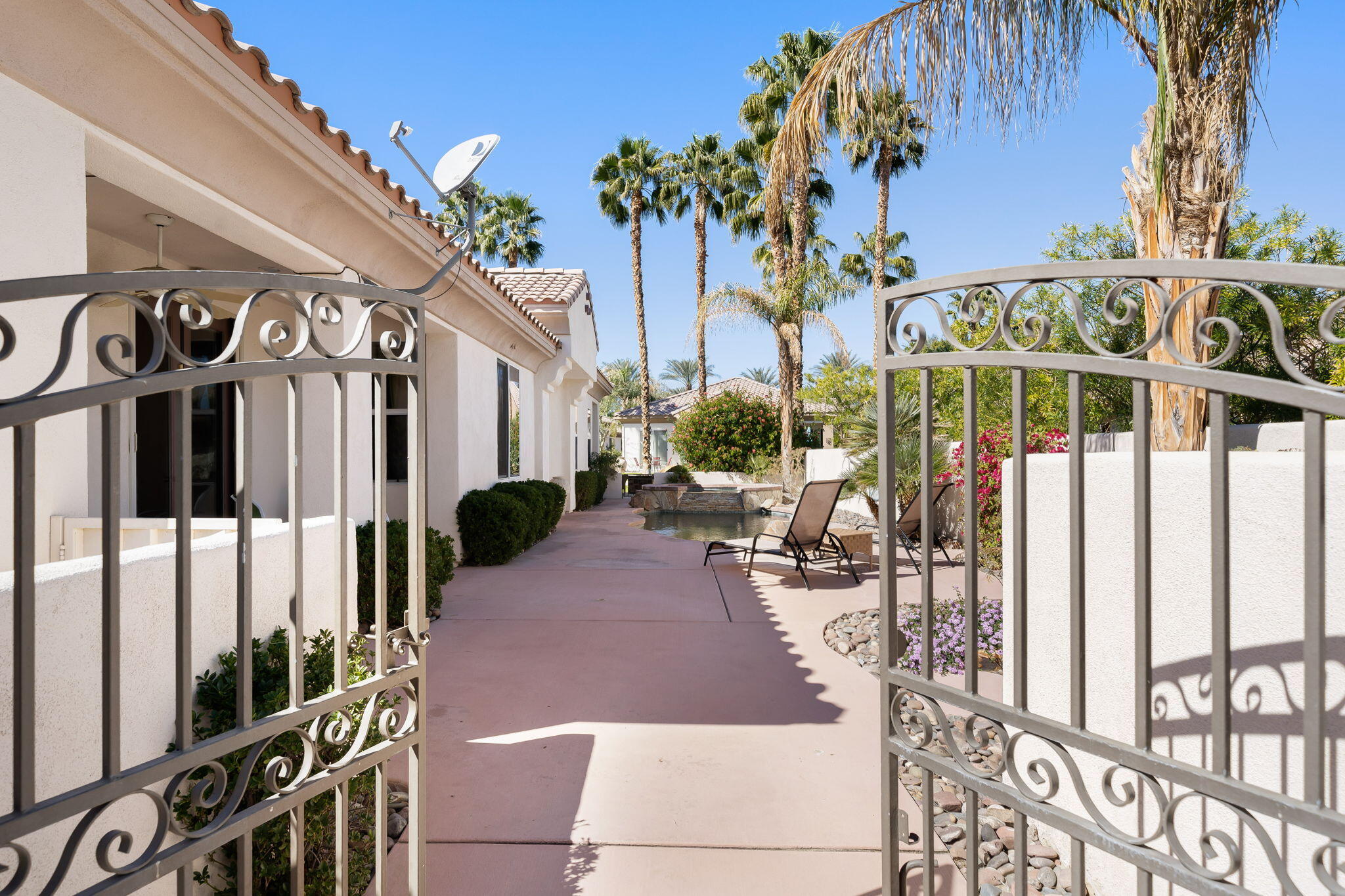 11-web-or-mls-JBLakefront0221_011