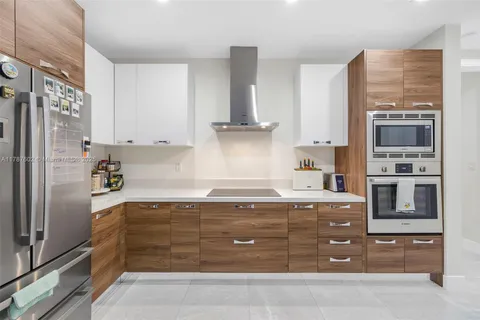 $1,575,000 | 718 Valencia Avenue, Unit 206, Coral Gables, FL 33134