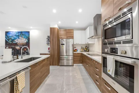 $1,575,000 | 718 Valencia Avenue, Unit 206, Coral Gables, FL 33134