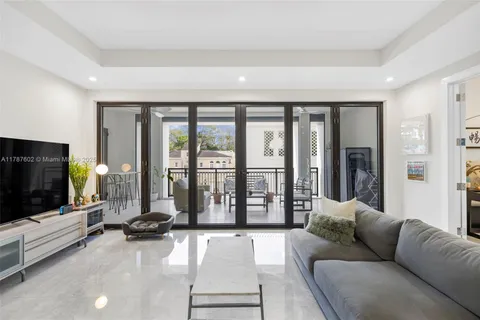 $1,575,000 | 718 Valencia Avenue, Unit 206, Coral Gables, FL 33134