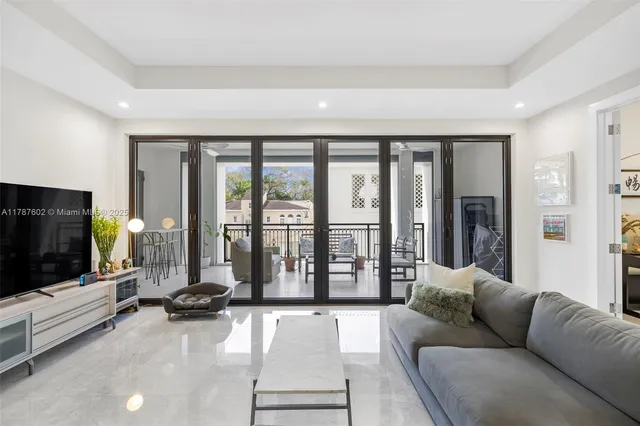 $1,575,000 | 718 Valencia Avenue, Unit 206, Coral Gables, FL 33134