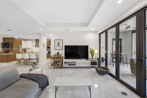 $1,575,000 | 718 Valencia Avenue, Unit 206, Coral Gables, FL 33134