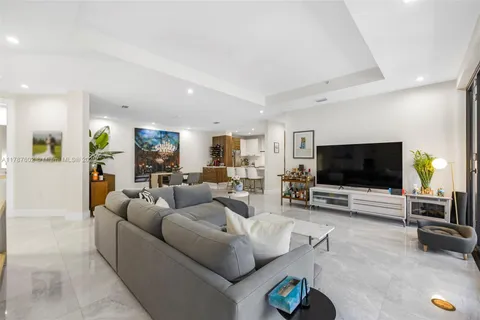 $1,575,000 | 718 Valencia Avenue, Unit 206, Coral Gables, FL 33134