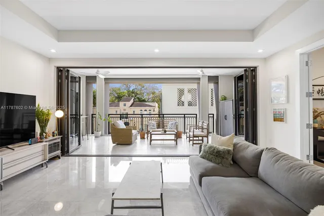 $1,575,000 | 718 Valencia Avenue, Unit 206, Coral Gables, FL 33134