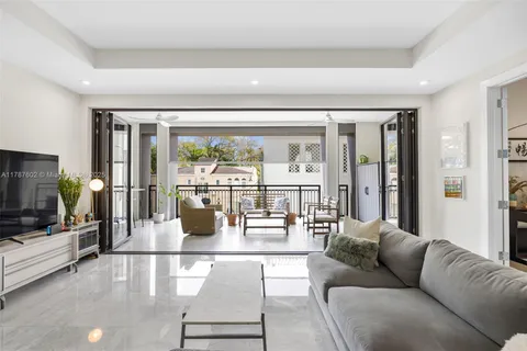 $1,575,000 | 718 Valencia Avenue, Unit 206, Coral Gables, FL 33134