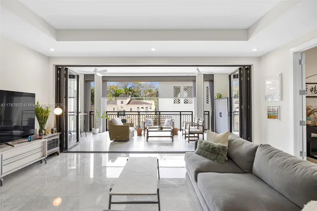 $1,575,000 | 718 Valencia Avenue, Unit 206, Coral Gables, FL 33134