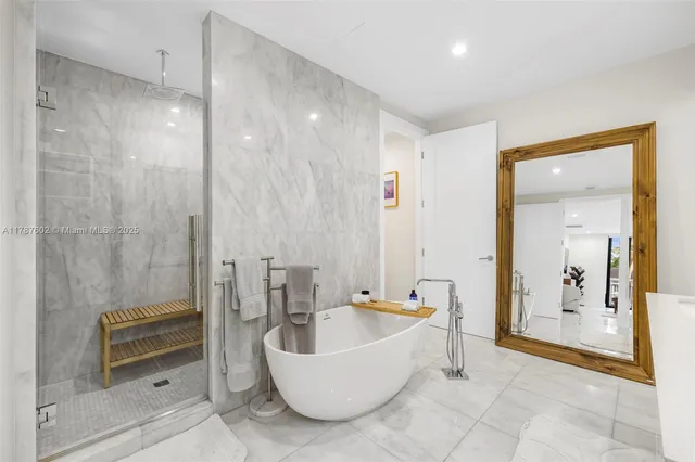 $1,575,000 | 718 Valencia Avenue, Unit 206, Coral Gables, FL 33134