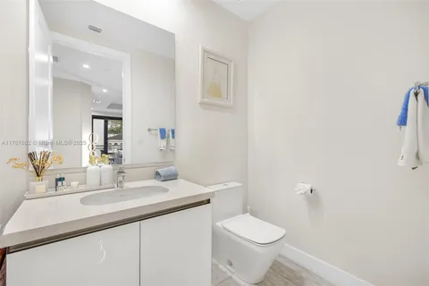 $1,575,000 | 718 Valencia Avenue, Unit 206, Coral Gables, FL 33134