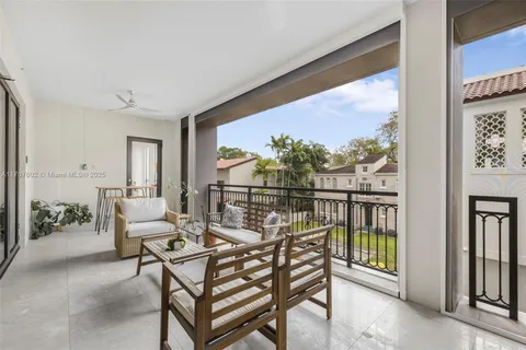 $1,575,000 | 718 Valencia Avenue, Unit 206, Coral Gables, FL 33134