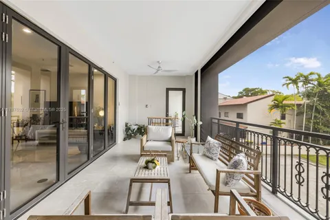 $1,575,000 | 718 Valencia Avenue, Unit 206, Coral Gables, FL 33134