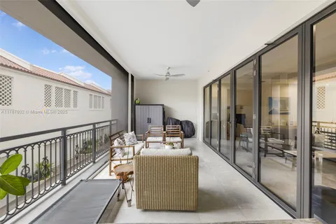 $1,575,000 | 718 Valencia Avenue, Unit 206, Coral Gables, FL 33134