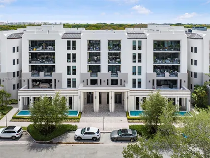 $1,575,000 | 718 Valencia Avenue, Unit 206, Coral Gables, FL 33134