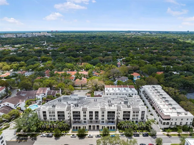 $1,575,000 | 718 Valencia Avenue, Unit 206, Coral Gables, FL 33134
