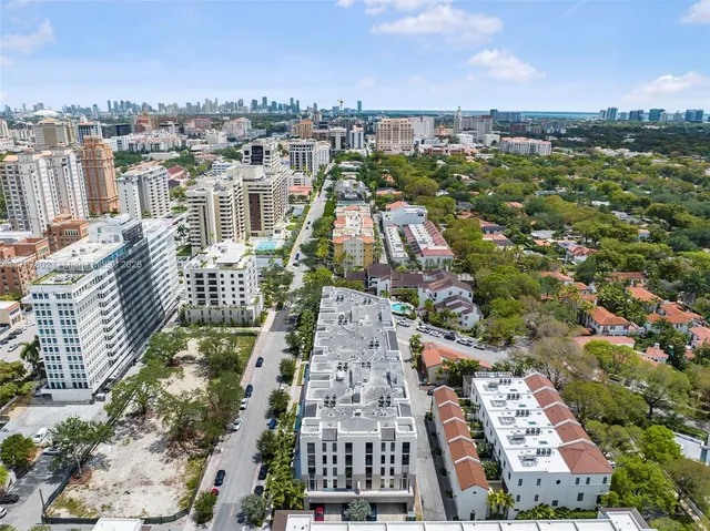 $1,575,000 | 718 Valencia Avenue, Unit 206, Coral Gables, FL 33134