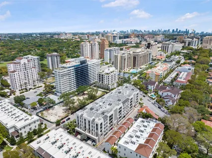 $1,575,000 | 718 Valencia Avenue, Unit 206, Coral Gables, FL 33134