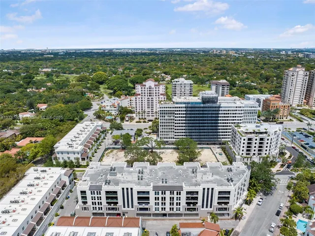 $1,575,000 | 718 Valencia Avenue, Unit 206, Coral Gables, FL 33134