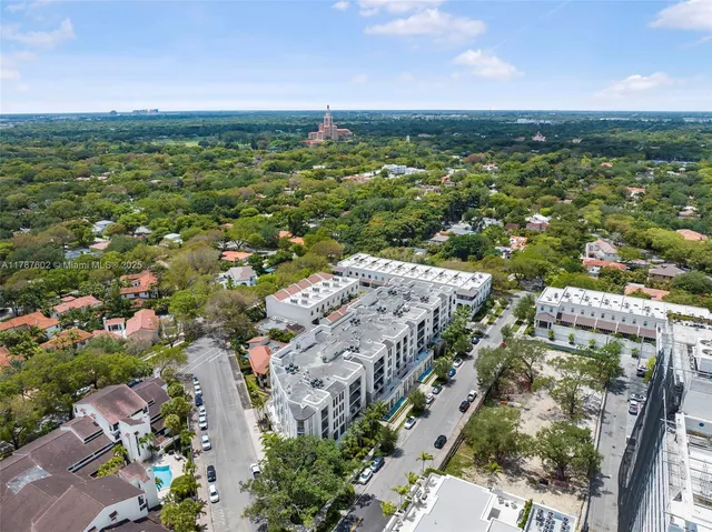 $1,575,000 | 718 Valencia Avenue, Unit 206, Coral Gables, FL 33134