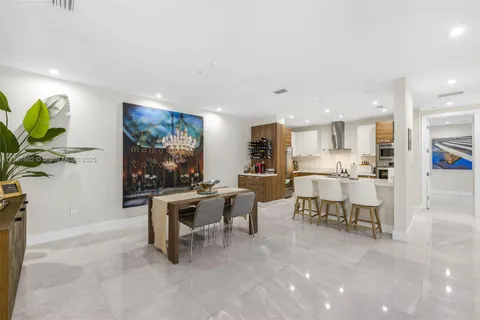 $1,575,000 | 718 Valencia Avenue, Unit 206, Coral Gables, FL 33134