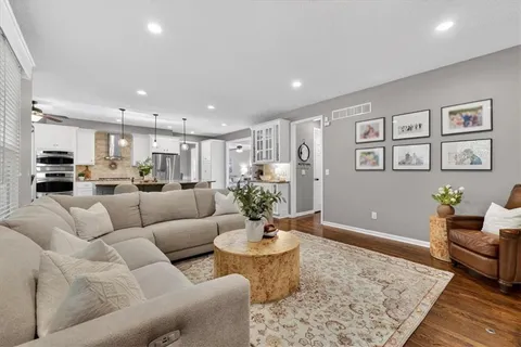 $600,000 | 13013 Bond Street, Overland Park, KS 66213
