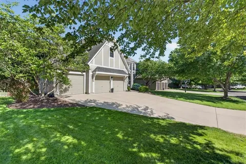 $600,000 | 13013 Bond Street, Overland Park, KS 66213