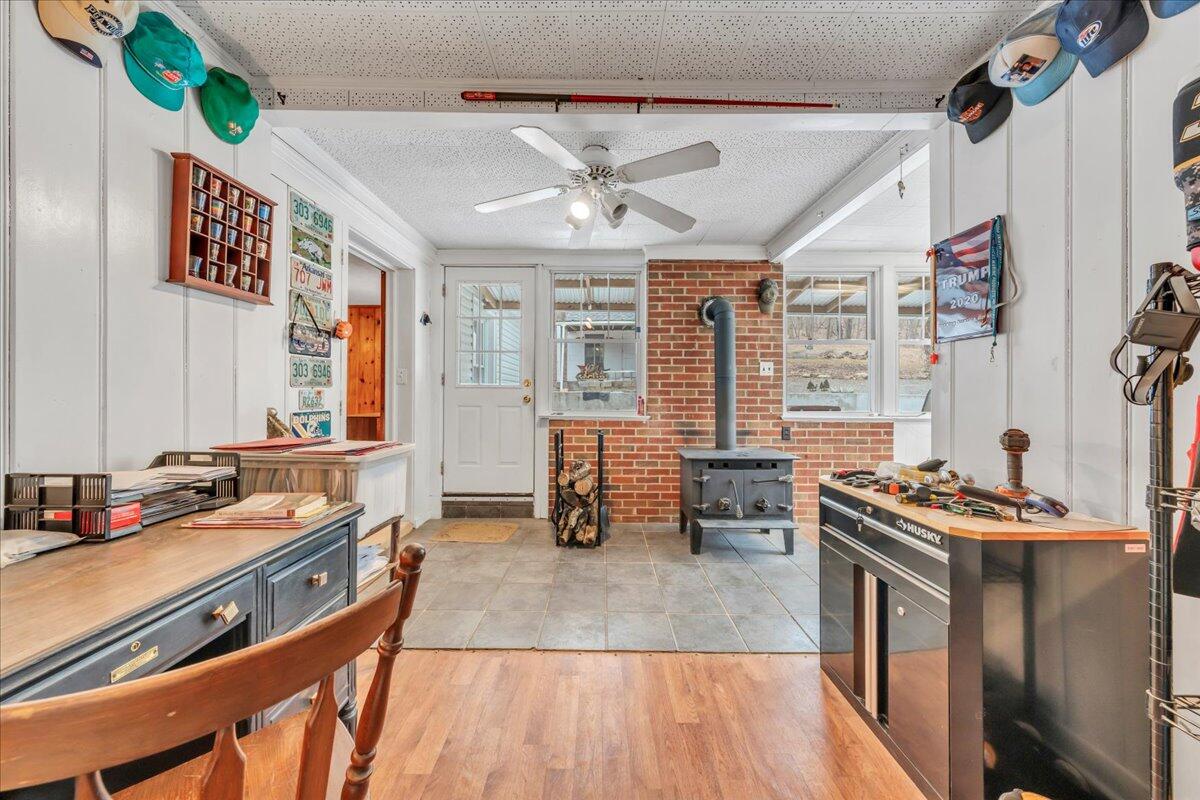 4439 Yellow Mountain Road Roanoke, VA 24014 - Photo 16 of 47 16-MIB04637