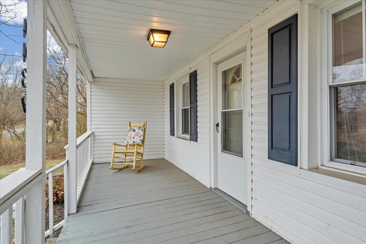 4439 Yellow Mountain Road Roanoke, VA 24014 - Photo 36 of 47 36-MIB04736