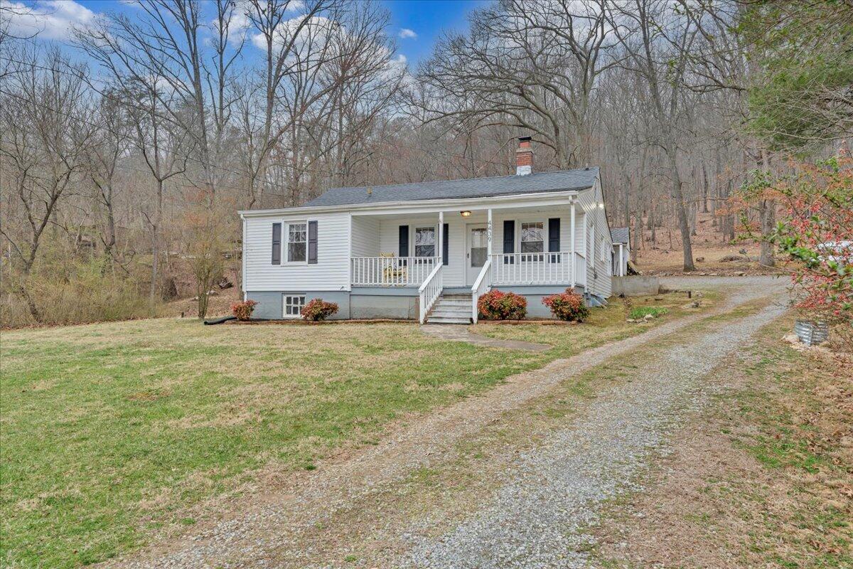 4439 Yellow Mountain Road Roanoke, VA 24014 - Photo 38 of 47 38-MIB04742