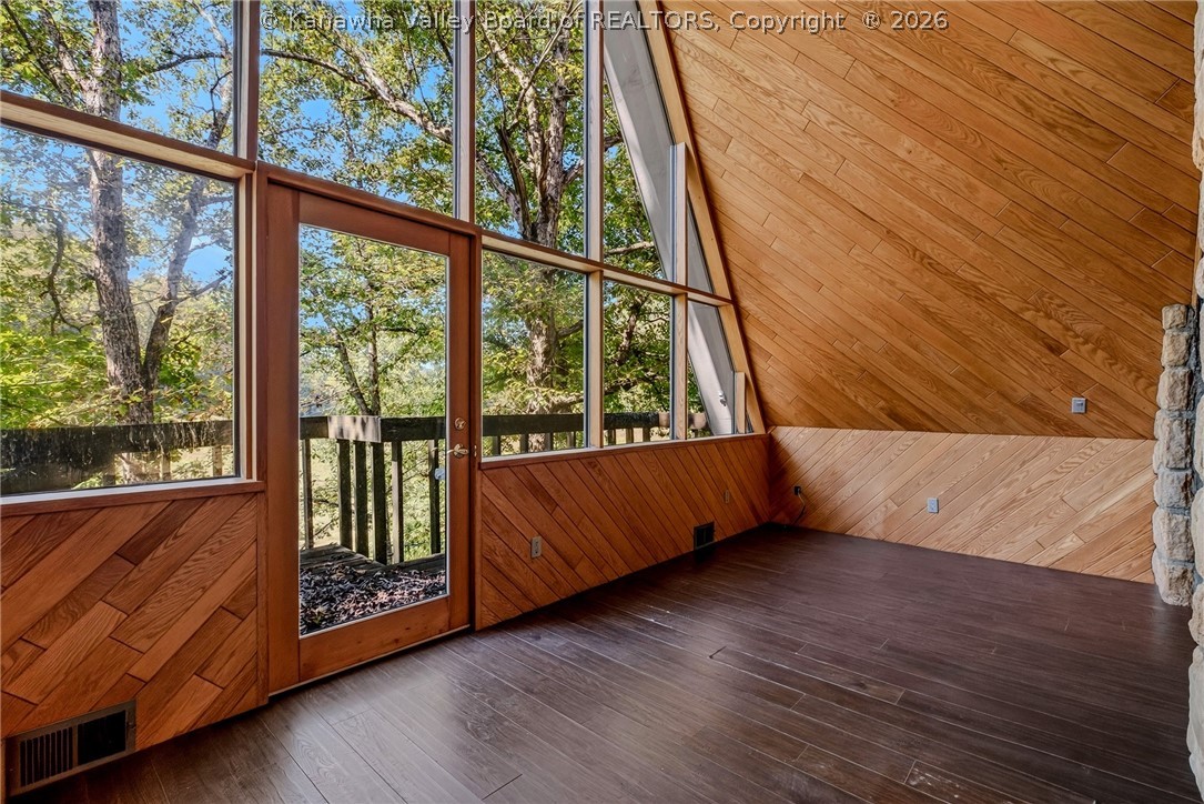 6830 Legg Fork Road Charleston, WV 25320 - Photo 9 of 29 Gallery Image 9