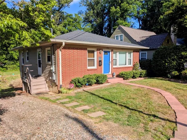 $1,500 | 1126 Martin Street, Winston-Salem, NC 27103